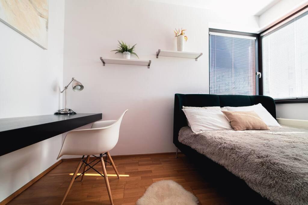 Prague Marina River View Apartment Close To City Centre Free Parking Esterno foto